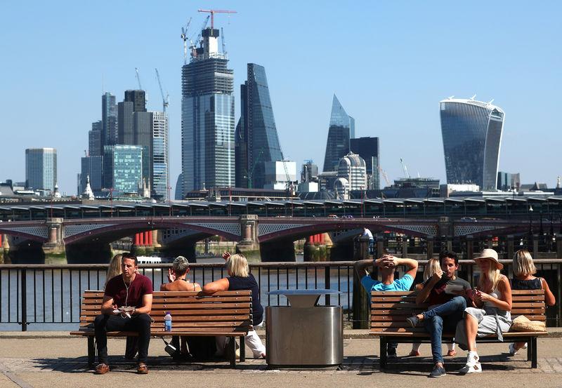 Barclays lowers forecast for Q4 UK GDP By Investing.com